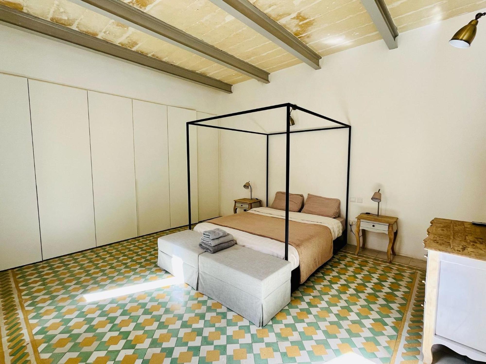 Cozy Charming Apartment In Old Bakery Street Valletta Bagian luar foto