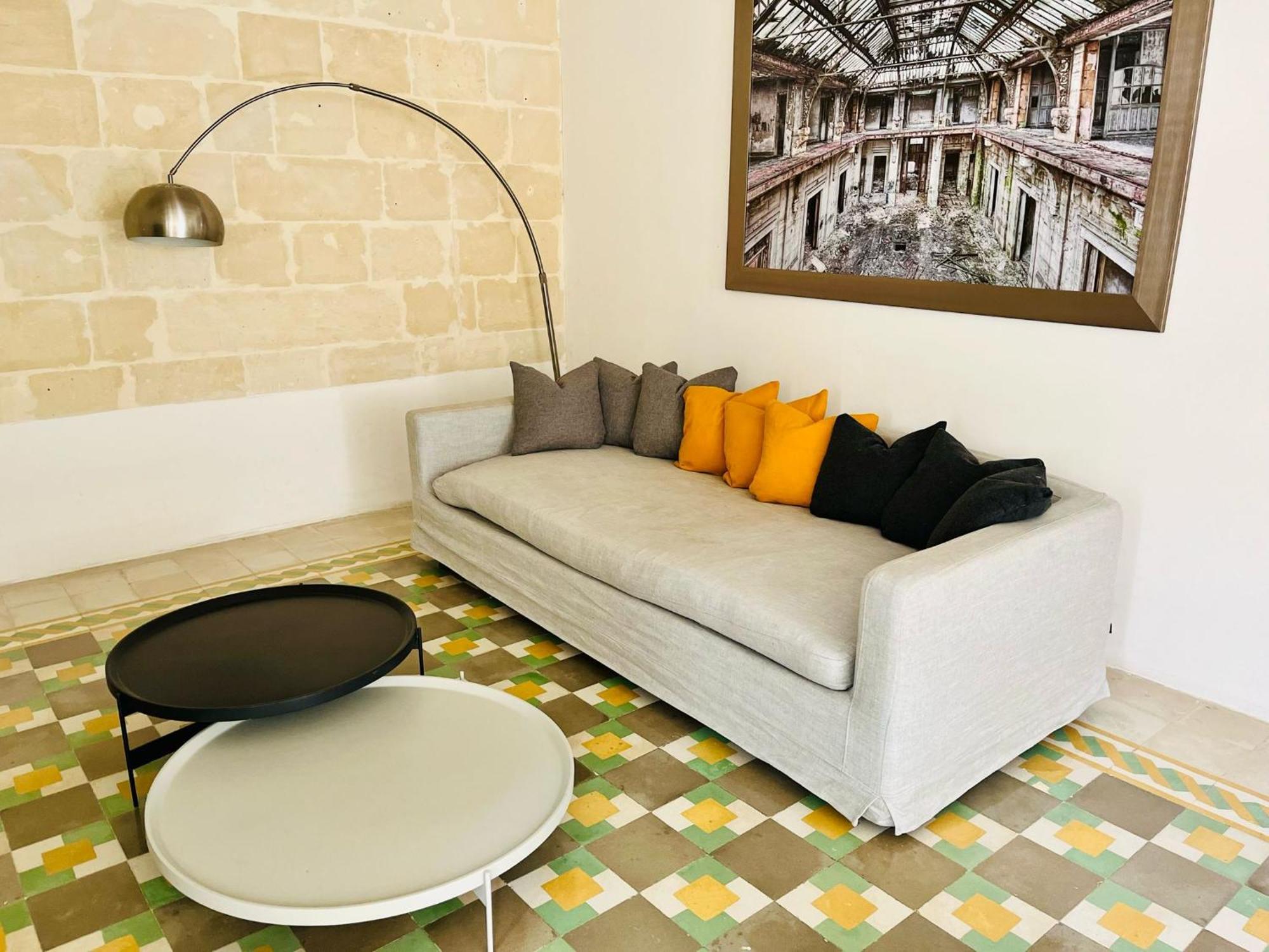 Cozy Charming Apartment In Old Bakery Street Valletta Bagian luar foto