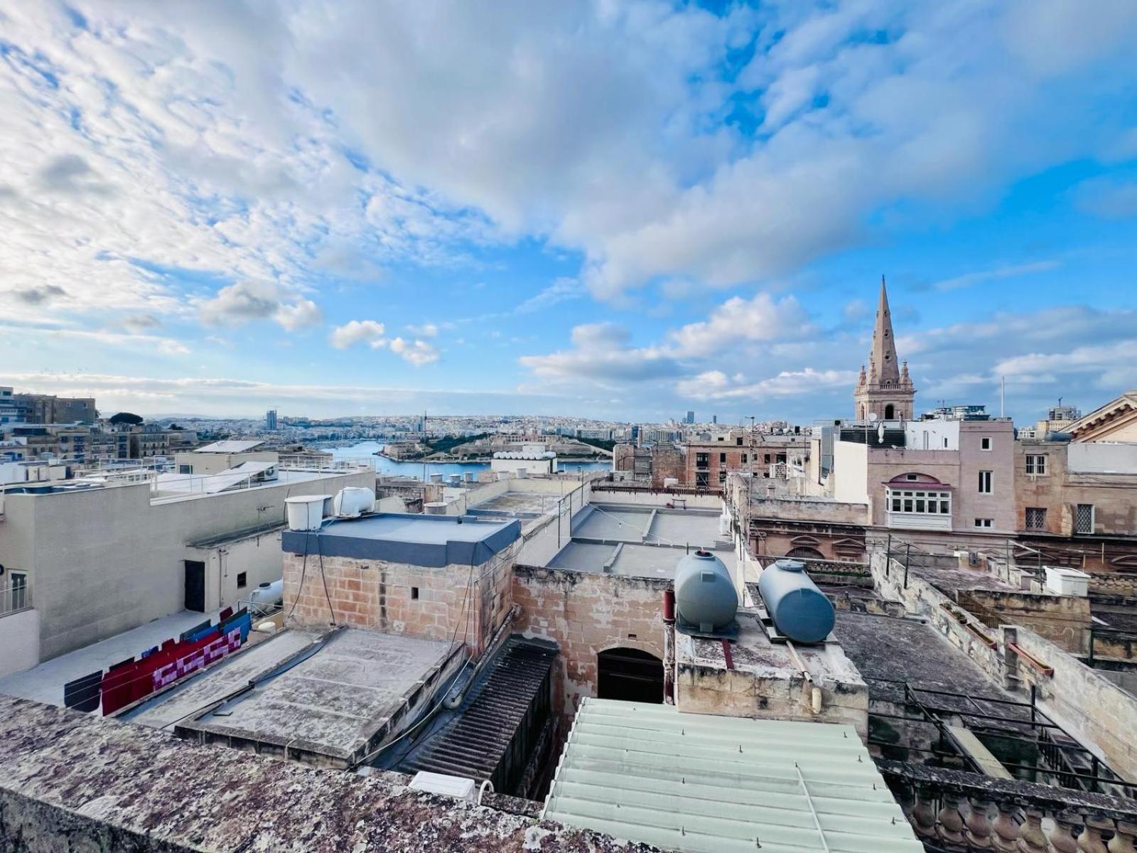 Cozy Charming Apartment In Old Bakery Street Valletta Bagian luar foto